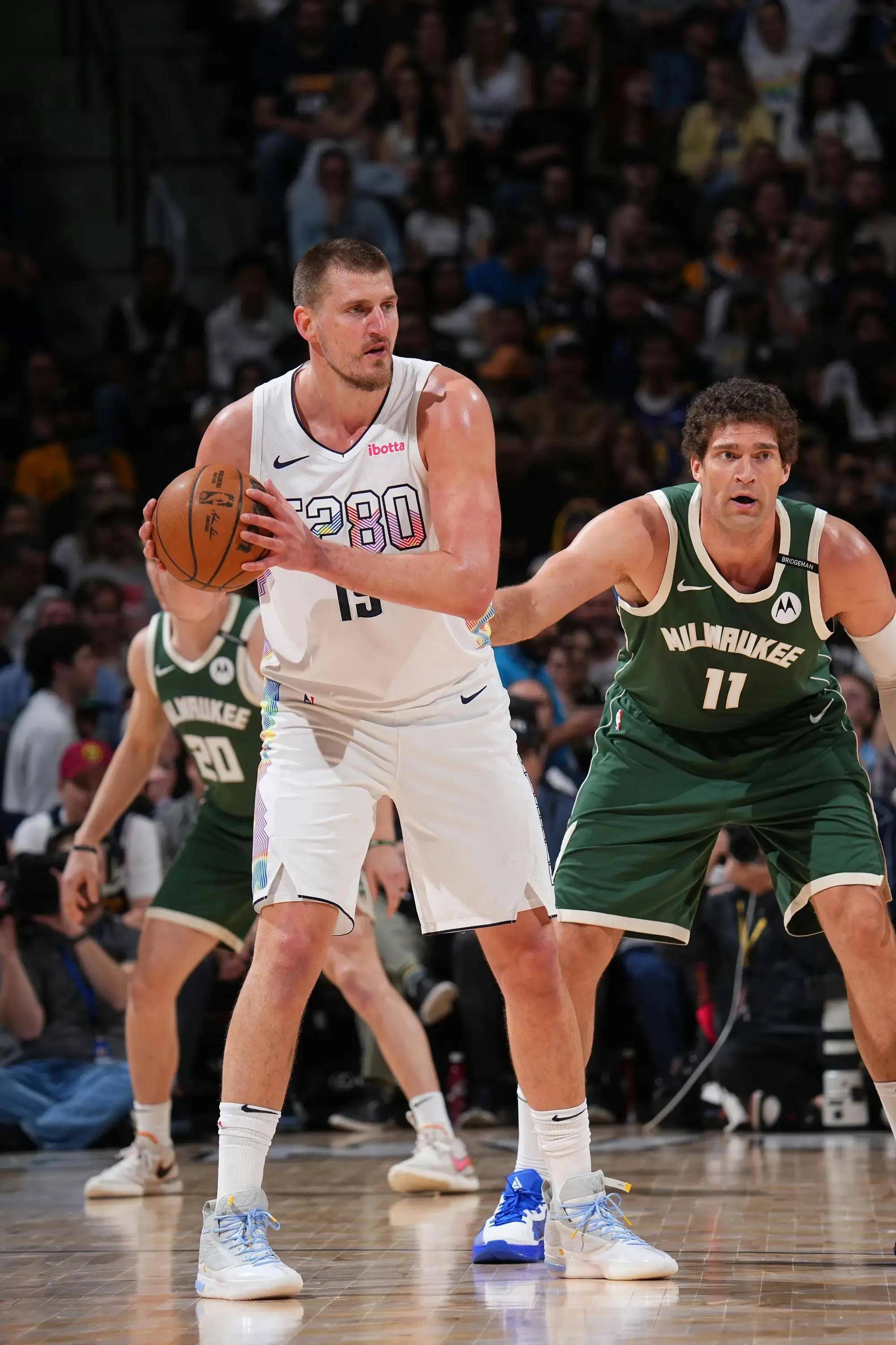 的动作不仅 的动作不仅