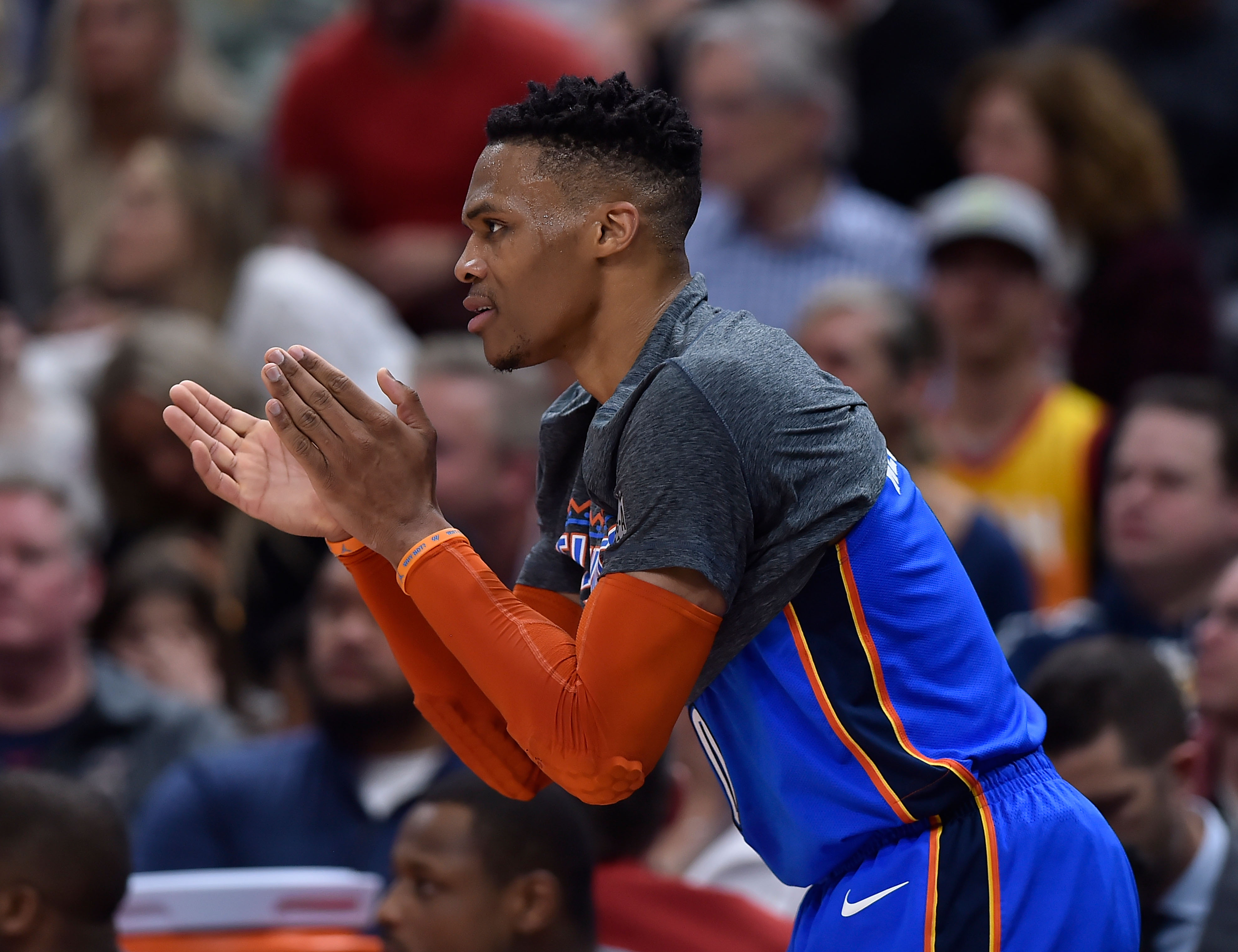 更在比赛策 更在比赛策