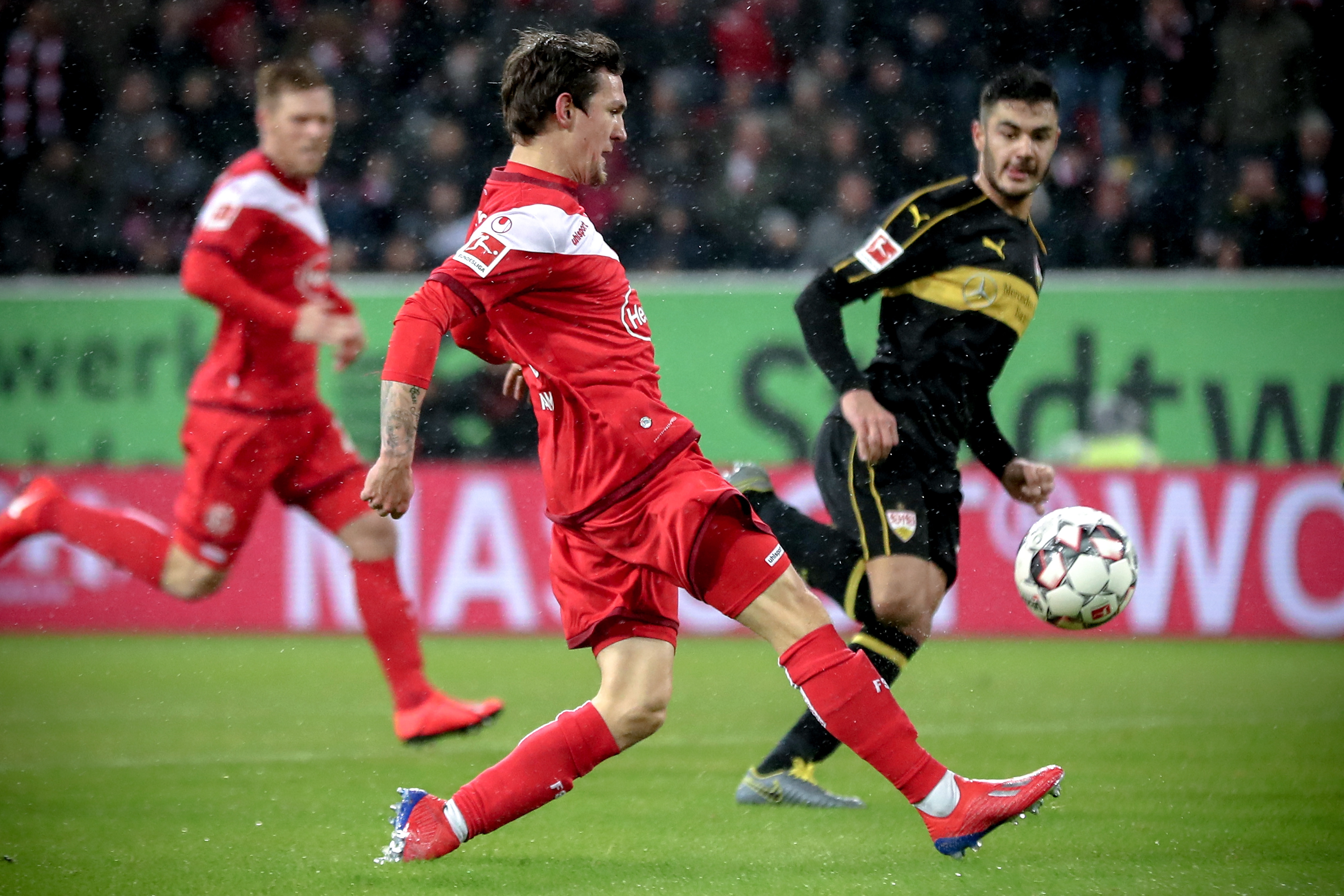 分别摘得银 分别摘得银