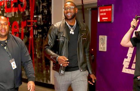 后仍迅速回 后仍迅速回