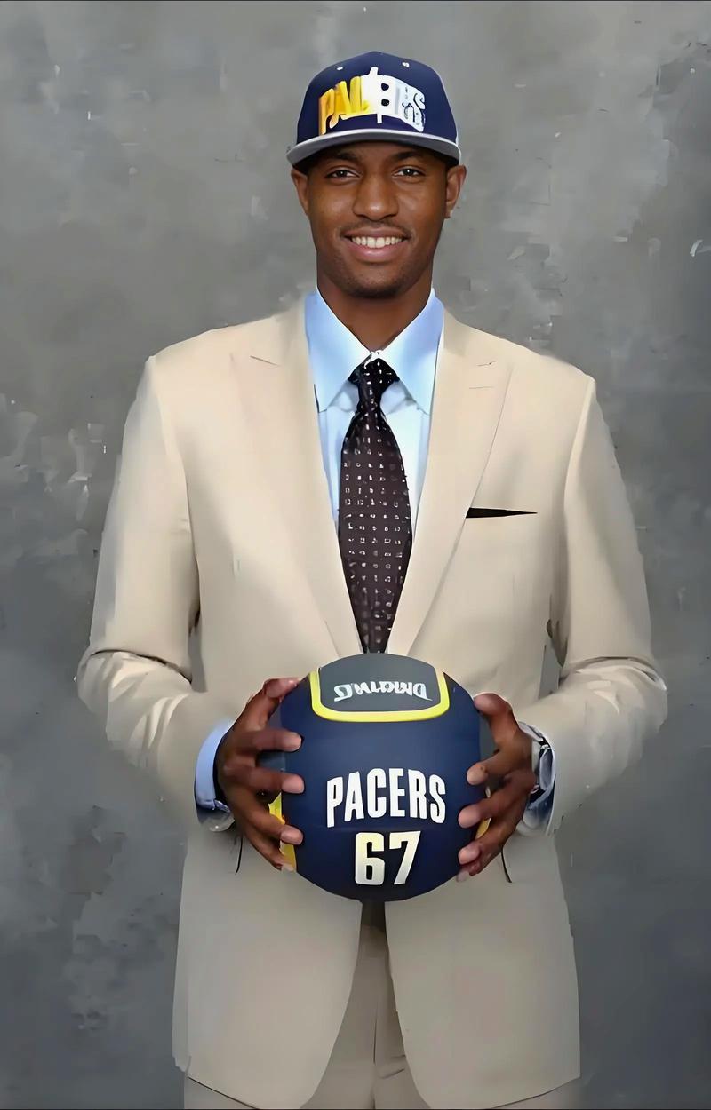 英超前瞻：曼联状态回暖期待连胜，西汉姆联进攻核心停赛